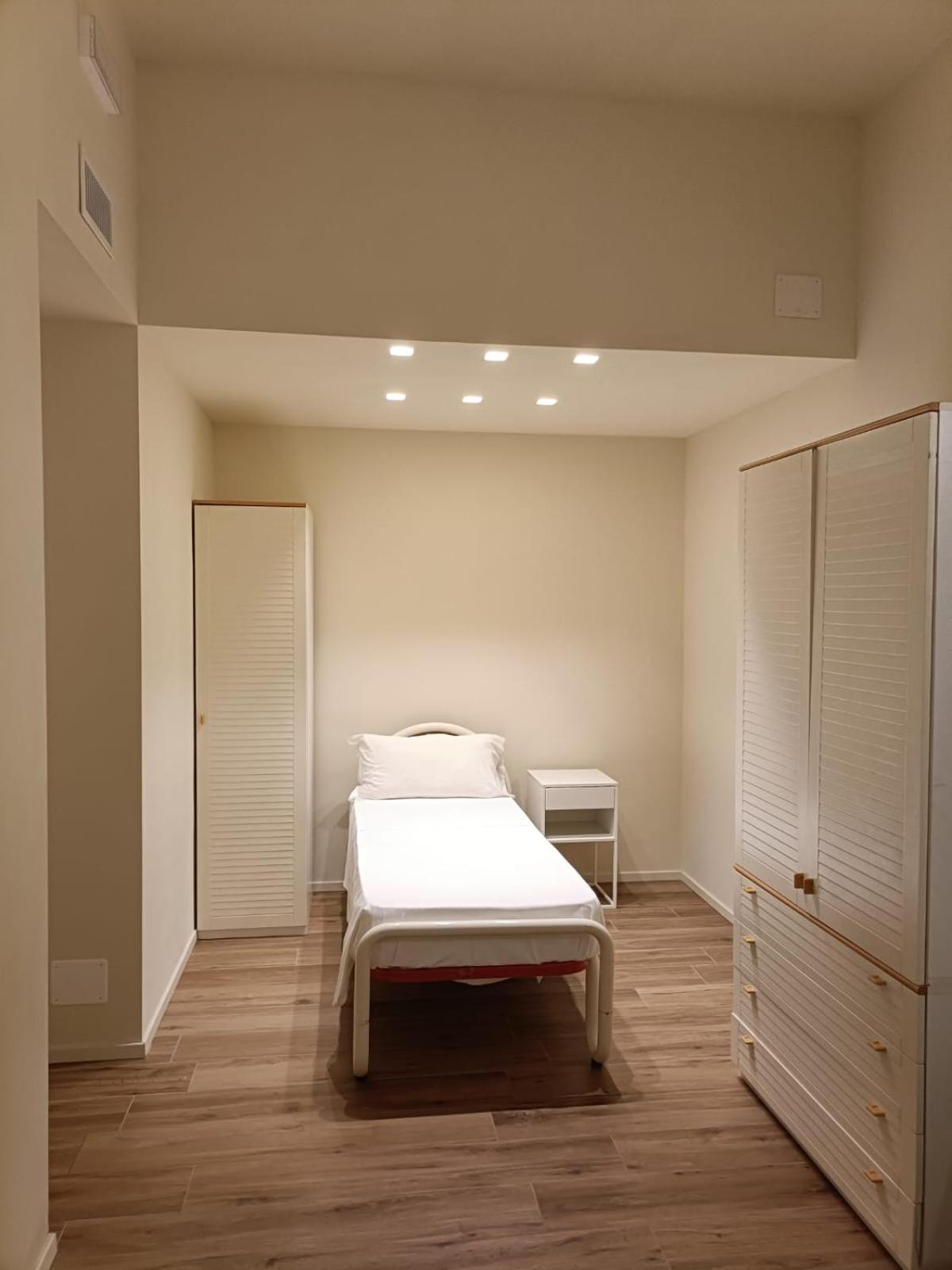 Riviera Apartments Near The Beach + Parking Росолина Маре Екстериор снимка